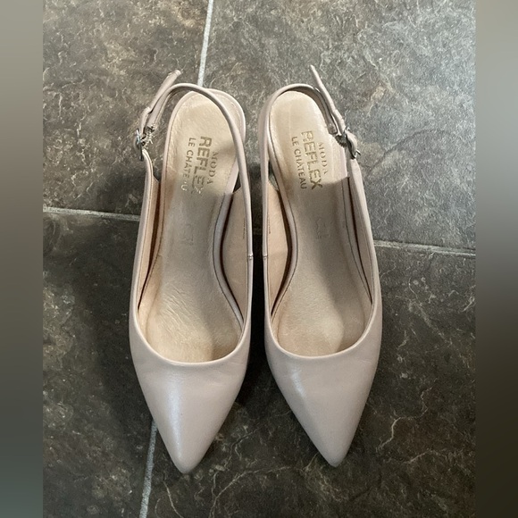 Le Chateau Leather Kitten Heels - Picture 1 of 4